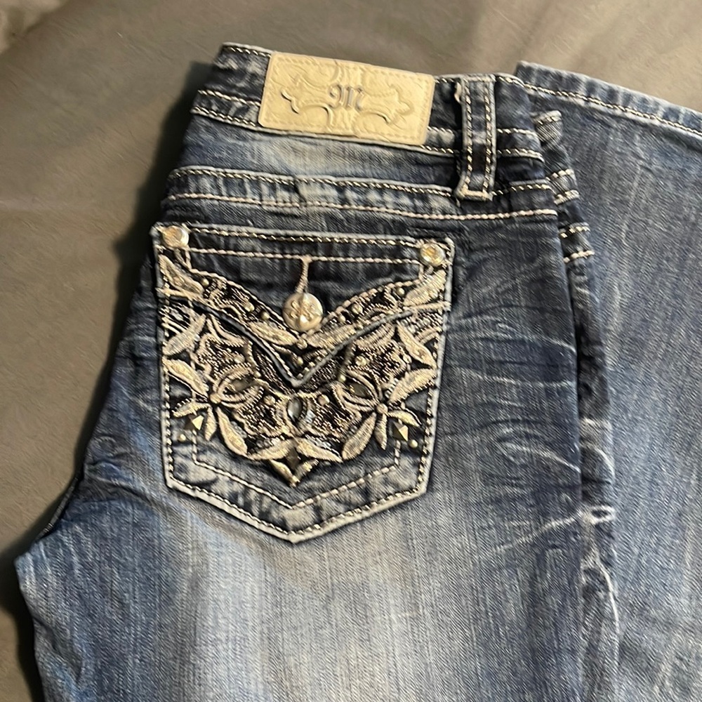 Womens Miss Me Jeans size 27. Slim boot cut.